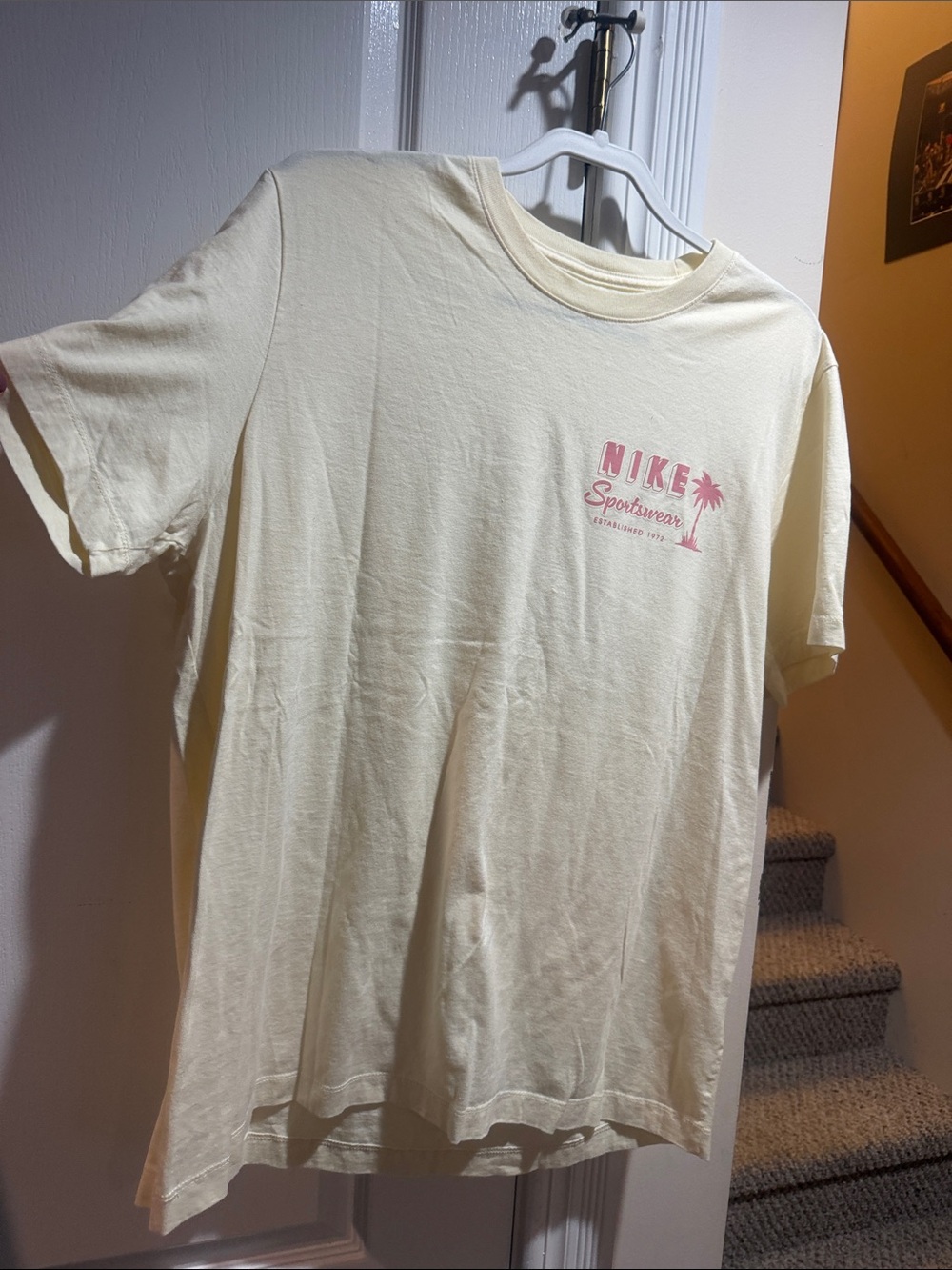XL Nike Cream Short Sleeve T-Shirt with Pink Logo